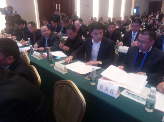 仟億達孫總與蒼溪縣就天然氣分布式能源現場簽約 仟億達孫總與蒼溪縣就天然氣分布式能源現場簽約