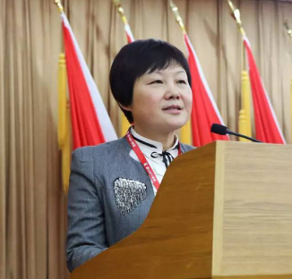 順義區工商聯黨組書記、順義區常務副主席單曉梅做工作報告 順義區工商聯黨組書記、順義區常務副主席單曉梅做工作報告