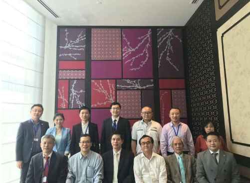 仟億達董事長鄭兩斌(前排左三)與馬來西亞生物協會合影 仟億達董事長鄭兩斌(前排左三)與馬來西亞生物協會合影